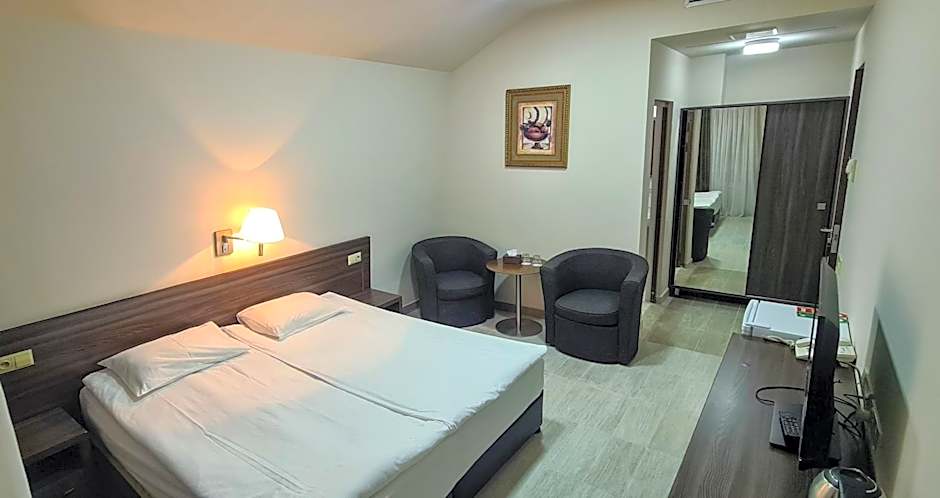Yerevan Deluxe Hotel