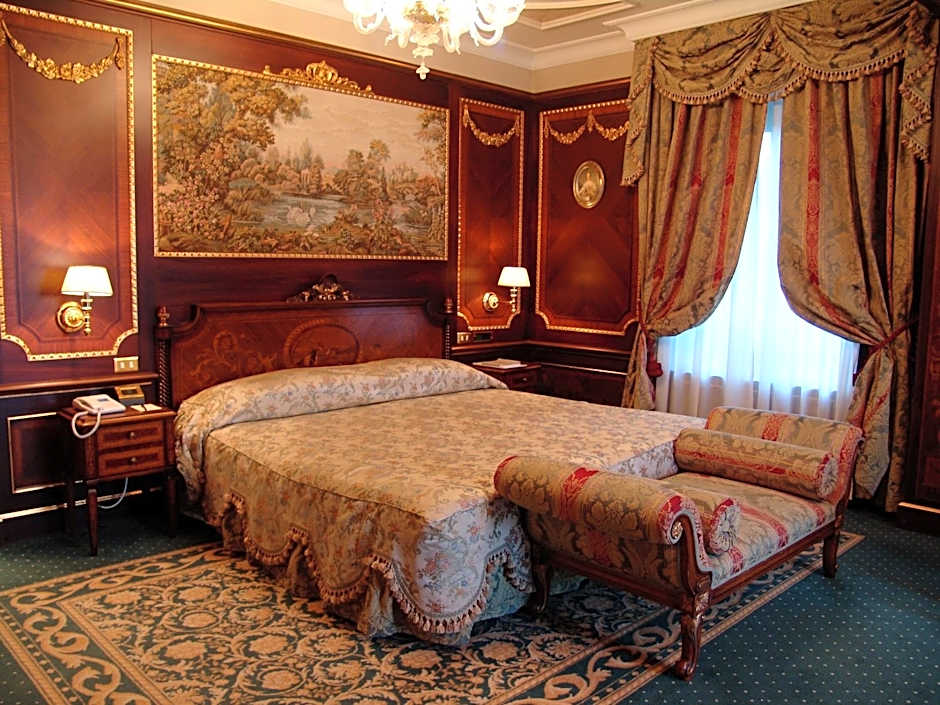 Photo 1 of 5 of Superior Suite