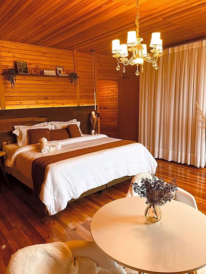 Romantic Getaway with Jacuzzi and Breakfast in Rancho Queimado