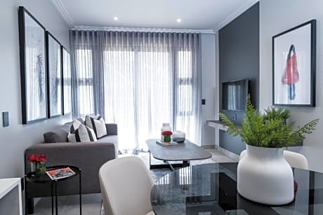 DOUBLE PREMIUM ONE BEDROOM APARTMENT