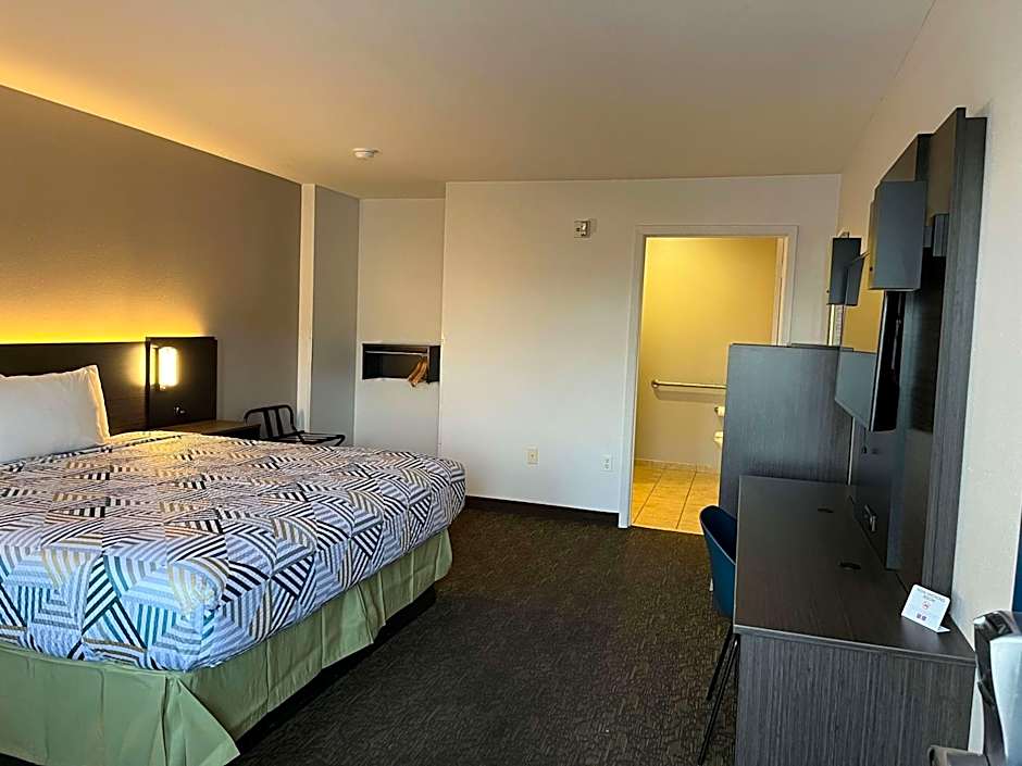 Motel 6 Junction, TX Llano River