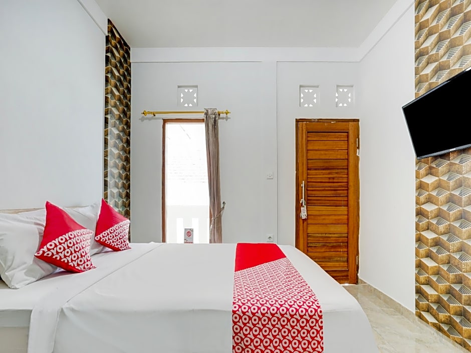 OYO Flagship 90756 Melasti Hills Room & Cafe