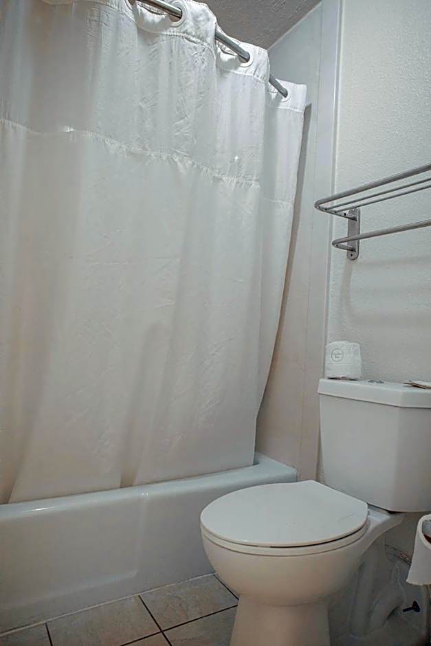 OYO hotel Greensboro east I 40