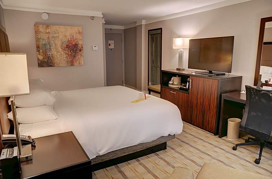 Crowne Plaza Knoxville Downtown University By IHG