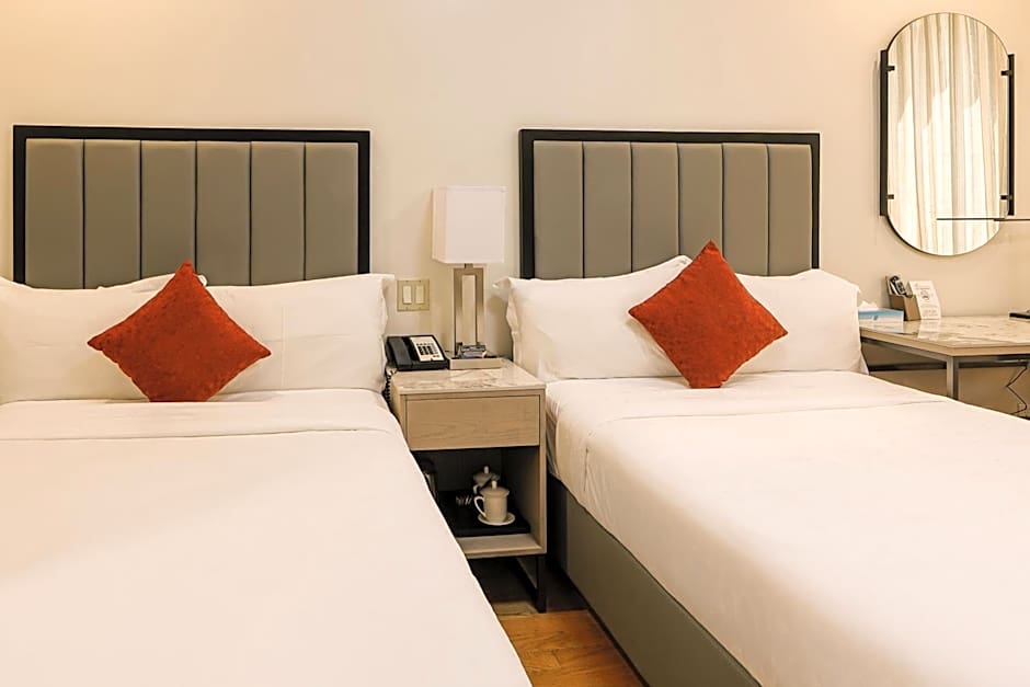 Asiatic Hotel Laguardia East