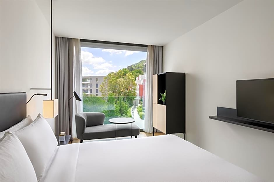 Hilton Lake Como
