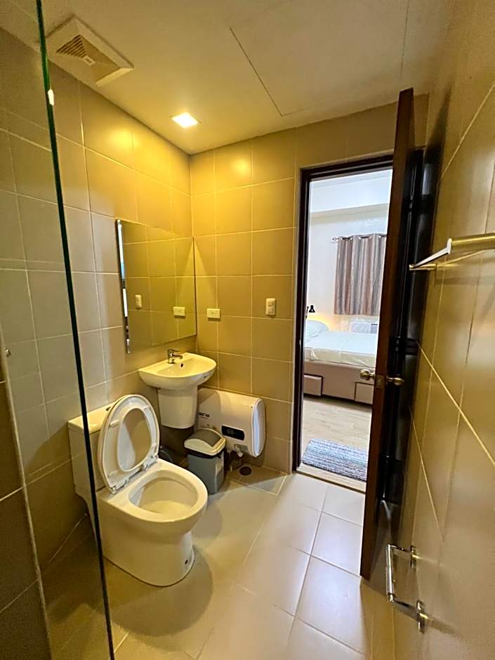 Iloilo Staycation with a Pool, Gym and Playroom