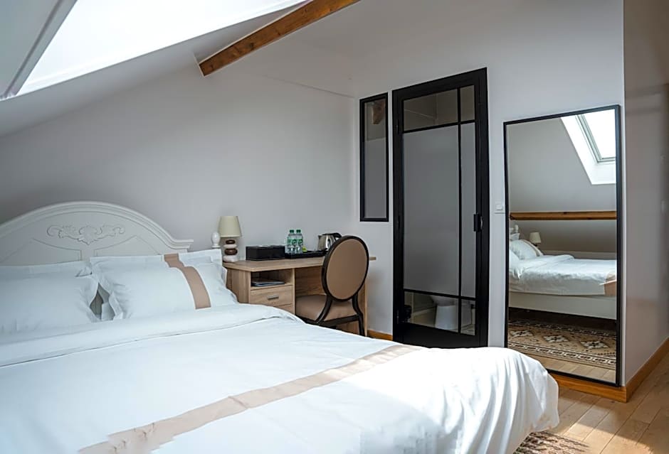 La Maison Charentonneau