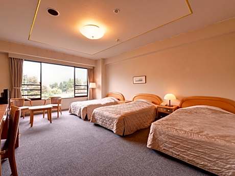 Triple Room (All-You-Can-Drink Included)