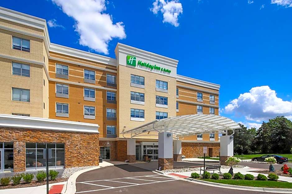 Holiday Inn & Suites Detroit - Troy by IHG