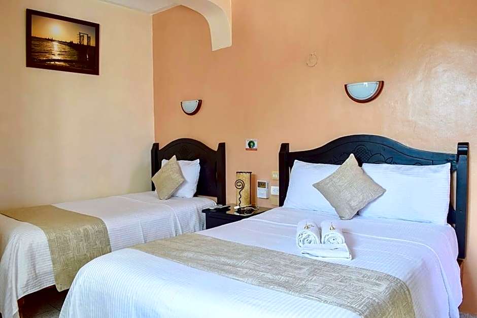 Hotel Bucaneros