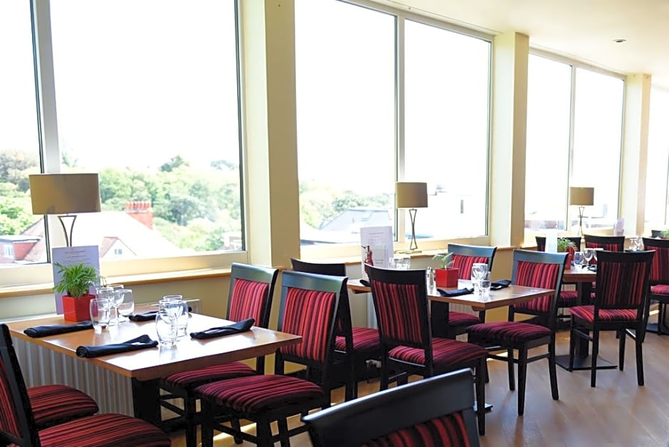 The Riviera Hotel & Holiday Apartments