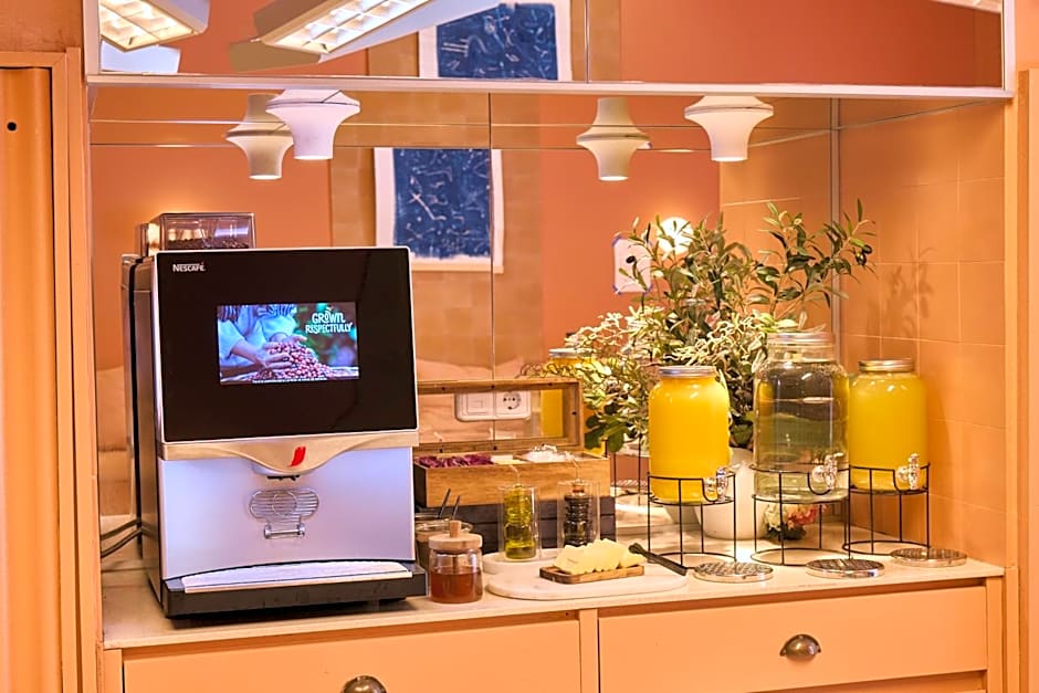 Latroupe Poblenou Beach