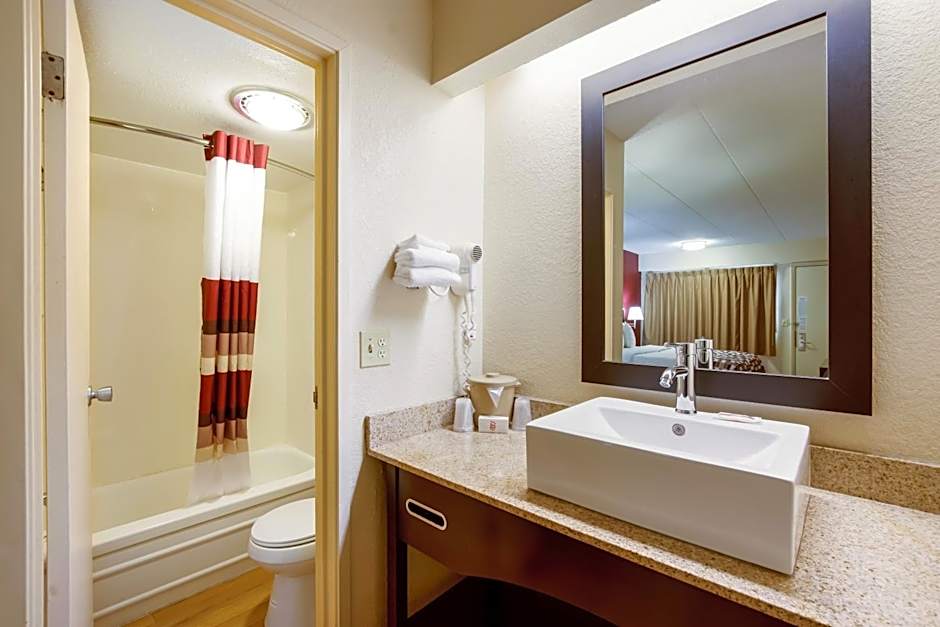 Red Roof Inn Grand Rapids Airport