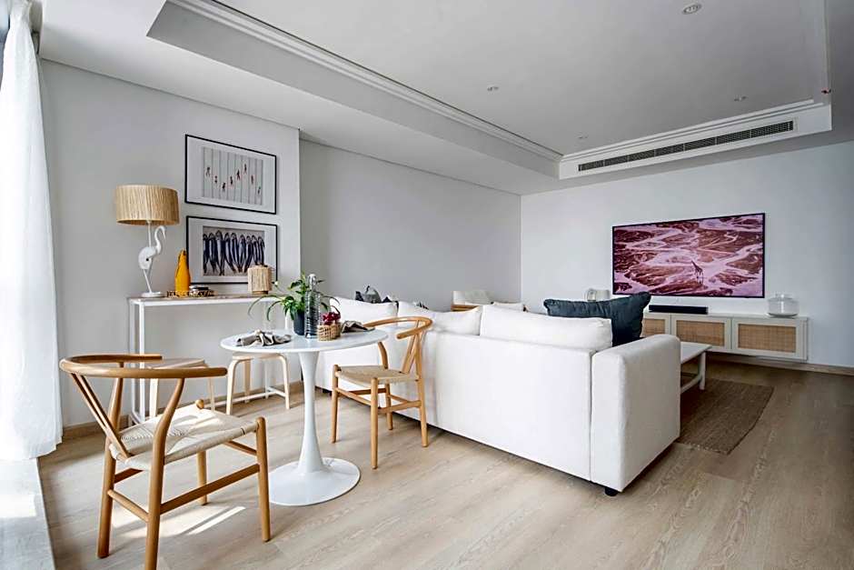 Frank Porter - Goldcrest Views 2