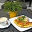 Aparthotel Pawia Deluxe- 10 min to center, self check-in, optional breakfest, parking on the street