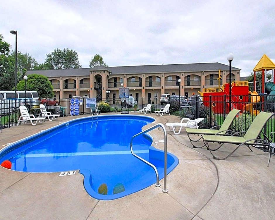 Econo Lodge At The Falls North