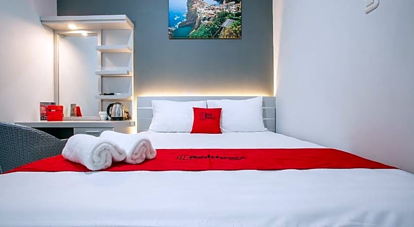 RedDoorz Plus near Politeknik Negeri Malang