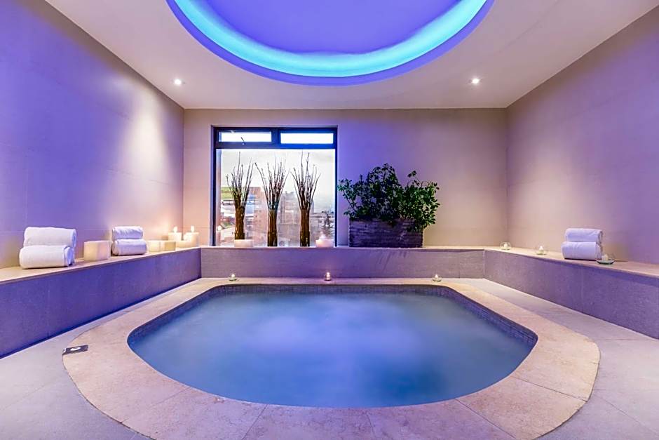 NH Collection Bogotá Royal Teleport