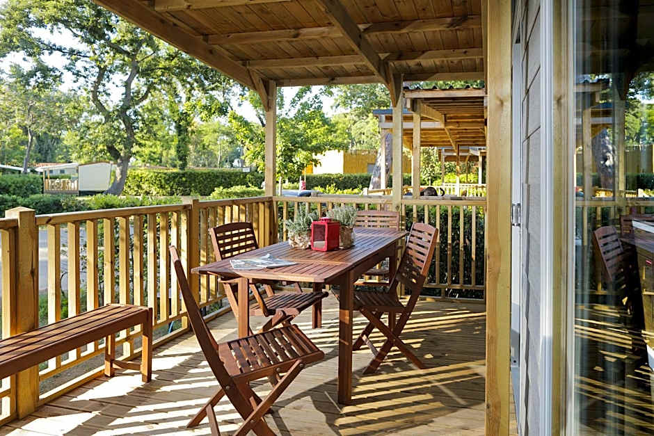 hu Montescudaio village