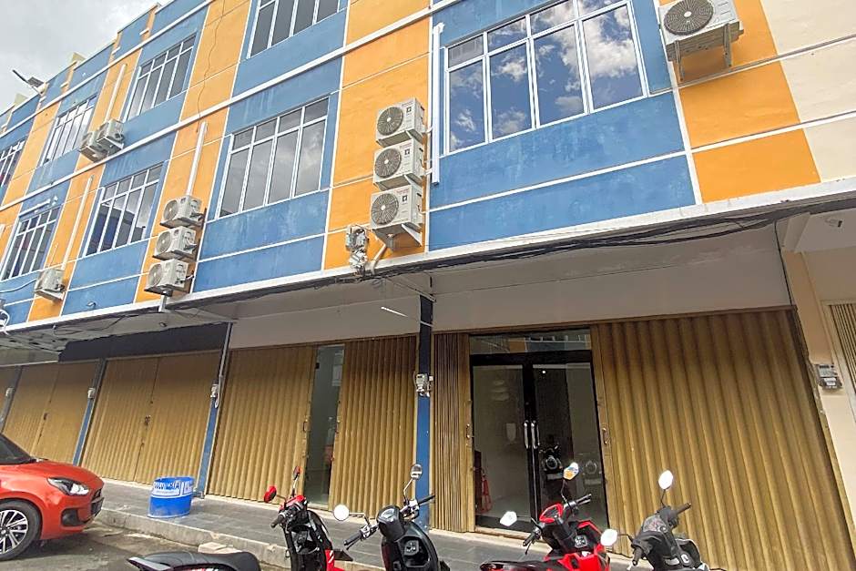 RedDoorz near BCS Mall @ Penuin