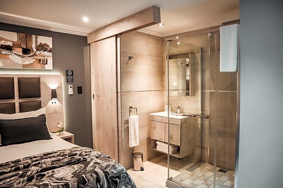 Cascades Guest Lodge