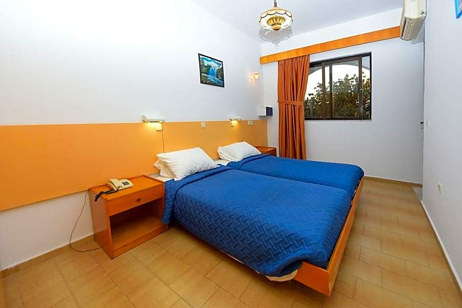 Anixis Hotel & Apartments