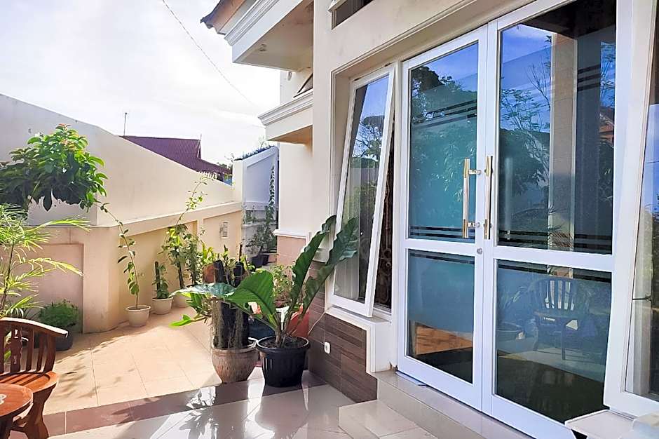 RedDoorz Syariah @ Chilla Guest House Padang