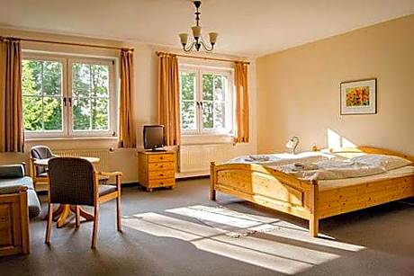 Comfort Triple Room