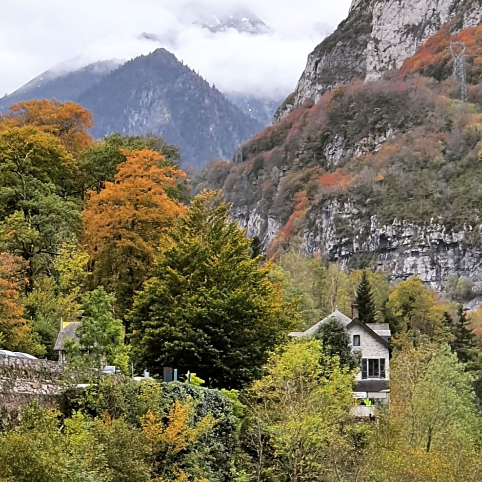 Auberge La Caverne