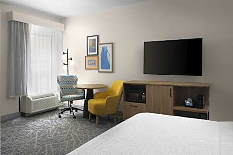 Deluxe King Room with Sofa Bed - Non-Smoking