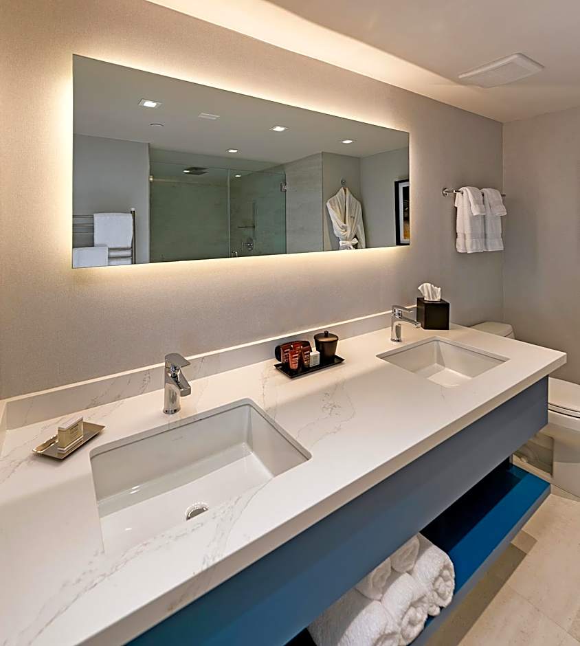 La Jolla Cove Suites