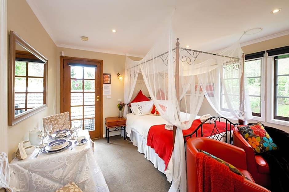 Holly Lodge