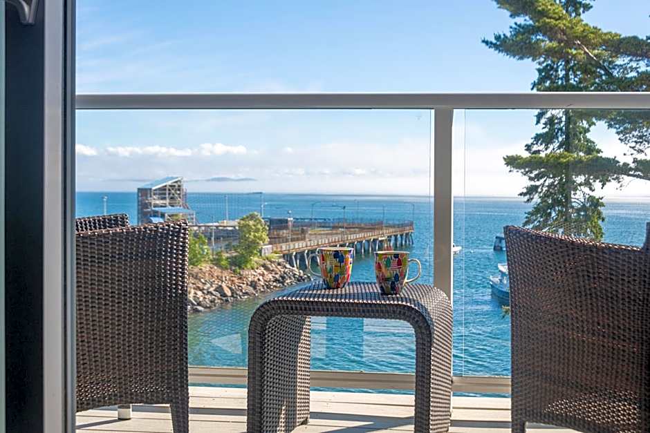 Atlantic Oceanside Hotel & Conference Center