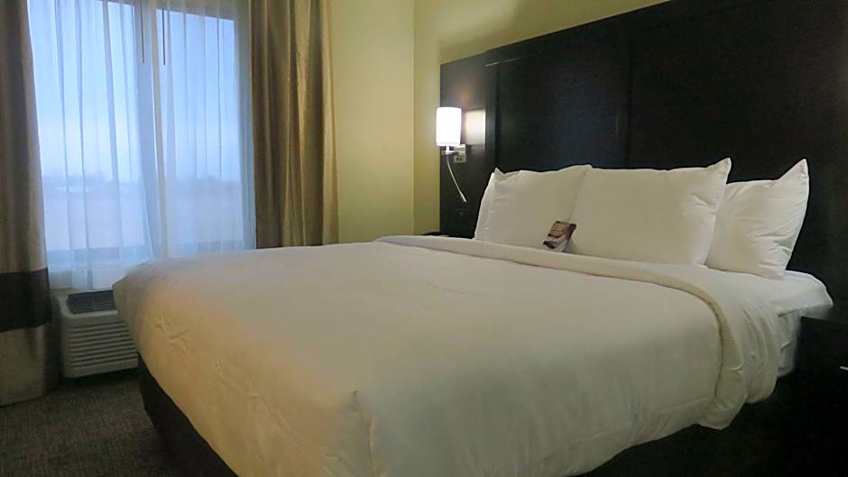 Comfort Inn & Suites Cedar Rapids CID Eastern Iowa Airport