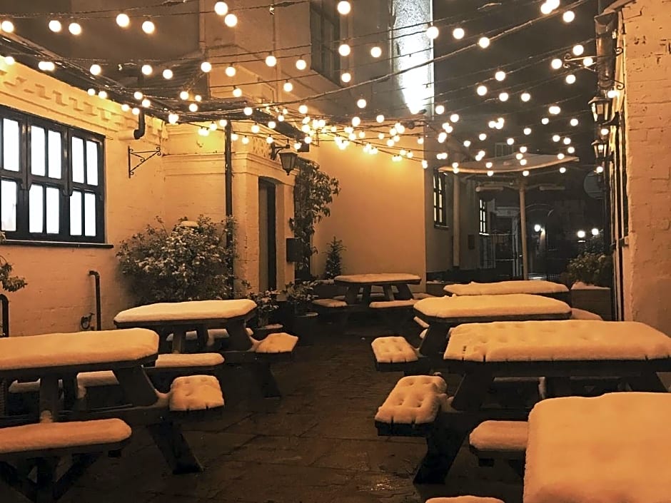 The Crown And Cushion