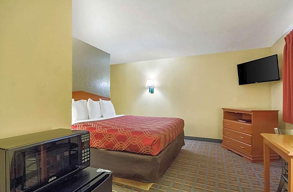 Econo Lodge Lansing - Leavenworth