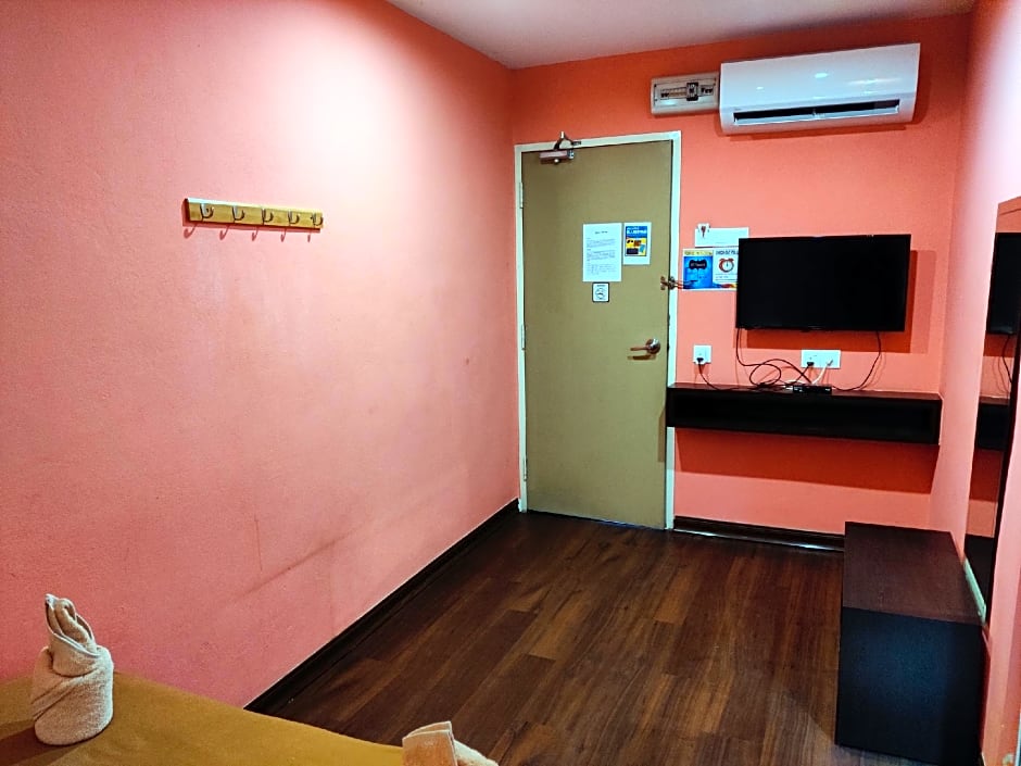 OYO 90488 Juru Hotel