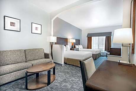 Deluxe Suite with Two Double Beds - Non-Smoking