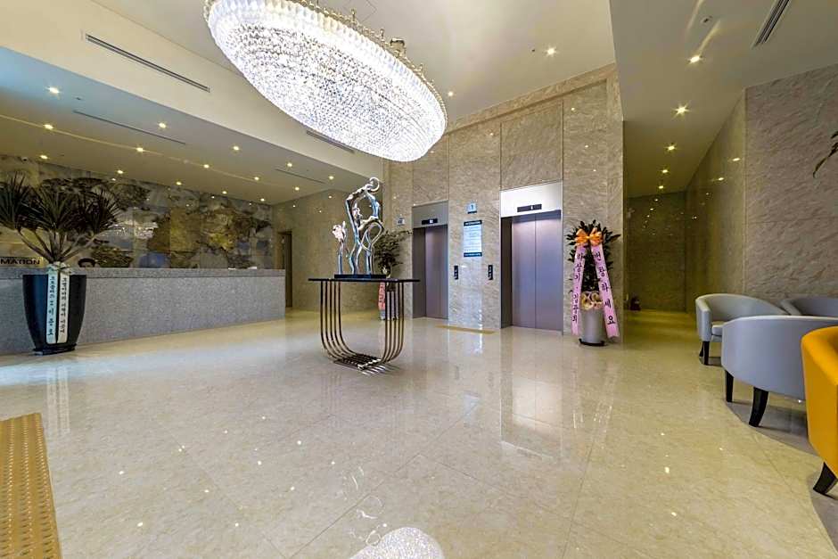 Guri Galmae Indi Present Hotel