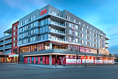 Hampton Inn By Hilton & Suites Watertown Boston