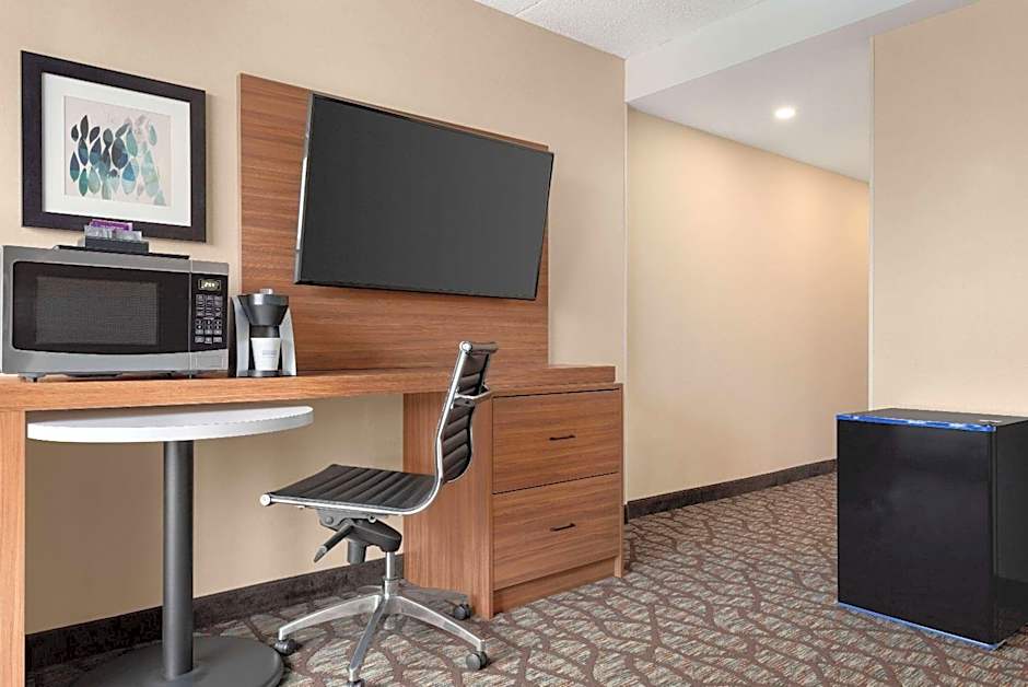 Wyndham Garden Niagara Falls Fallsview