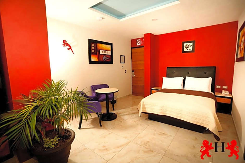 Hotel Leones