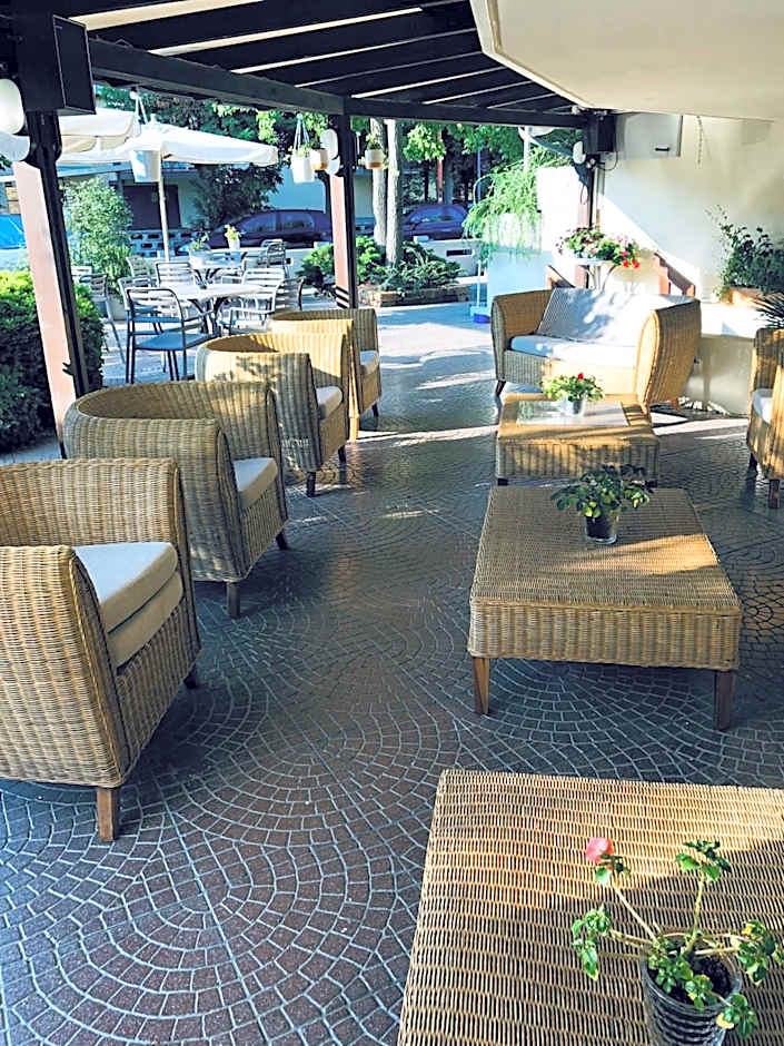 Hotel Aplo - Breakfast Experience