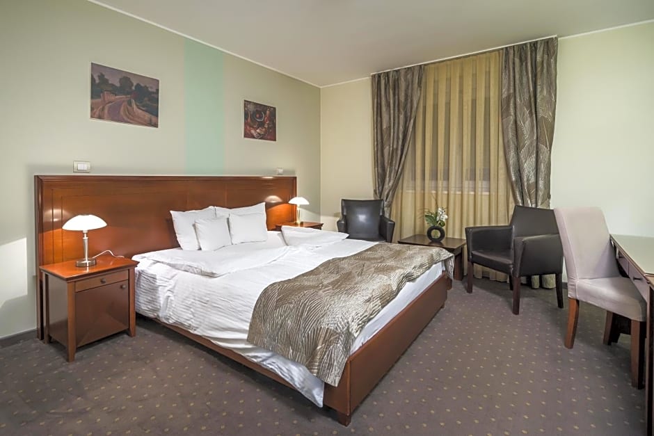 Garni Hotel Semlin B&B