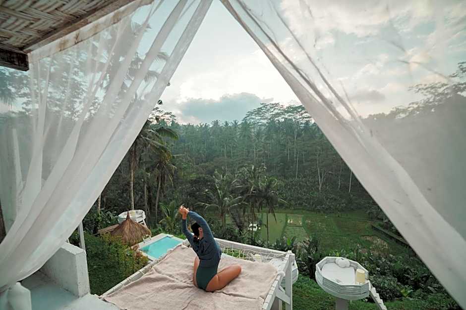 Woywoy Escape Bresela Adults Only