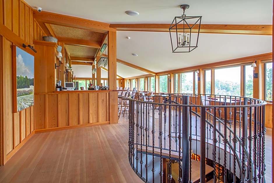 The Leland Lodge