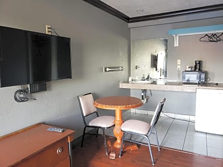 Queen Room - Disability Access