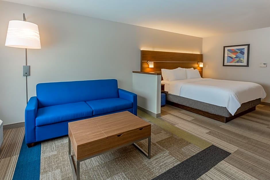Holiday Inn Express & Suites - Rice Lake, an IHG Hotel