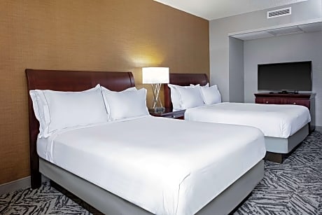 2 Queen Beds Non-Smoking / 294 Sq Ft